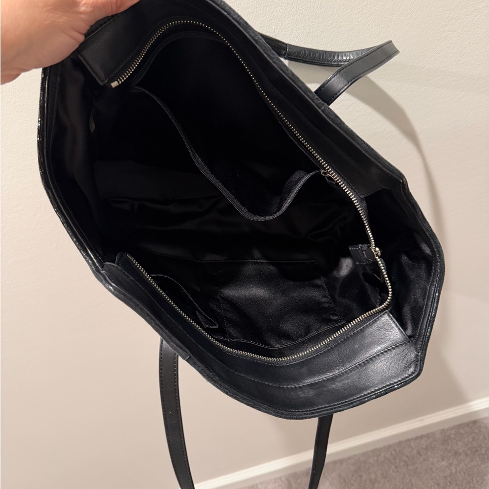 Coach Black Leather Shoulder Tote with Polished Hardware - Picture 4 of 8
